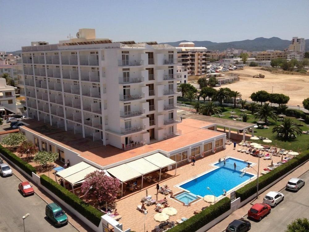 Hotel Gran Sol San Antonio  Exterior photo