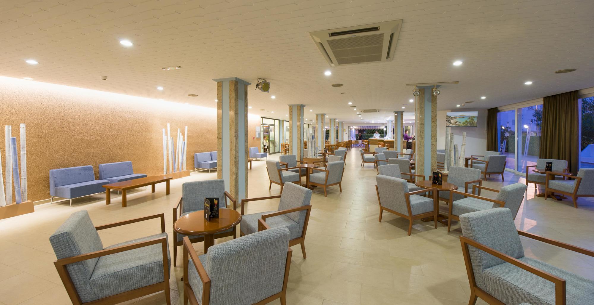 Hotel Gran Sol San Antonio  Exterior photo