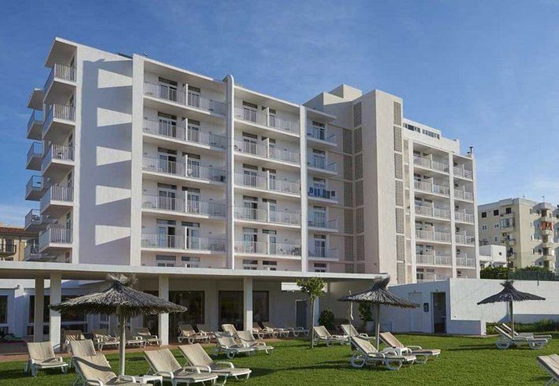 Hotel Gran Sol San Antonio  Exterior photo