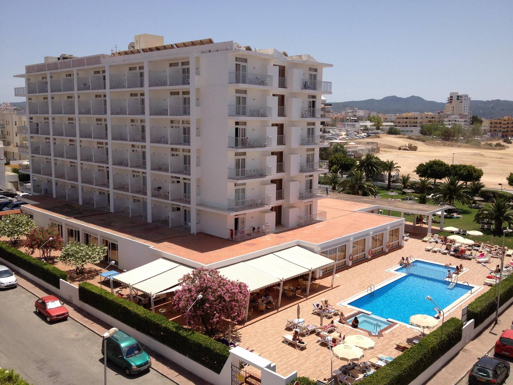Hotel Gran Sol San Antonio  Exterior photo